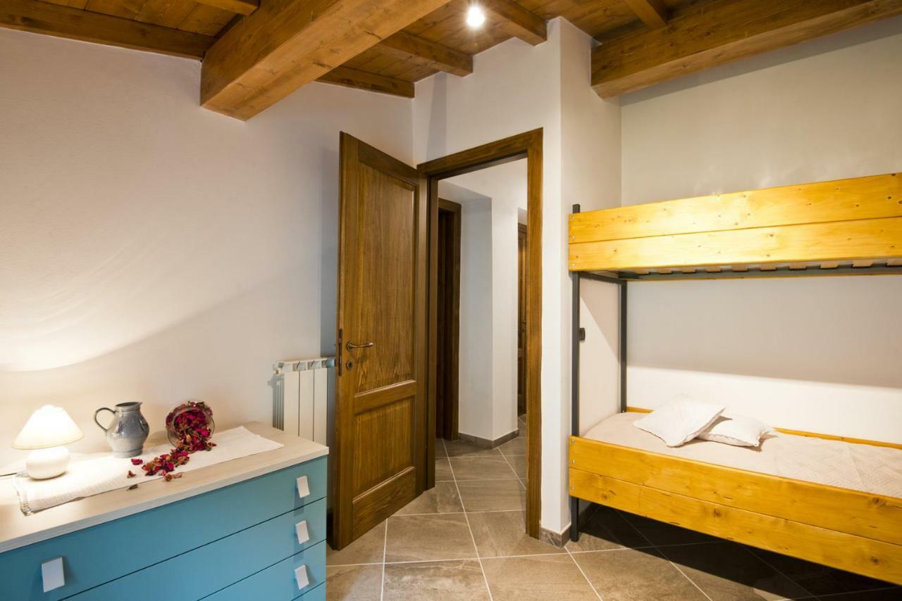 ボルゴ・ア・モッツァーノ Le Casine Del Borgo Bed & Breakfast エクステリア 写真